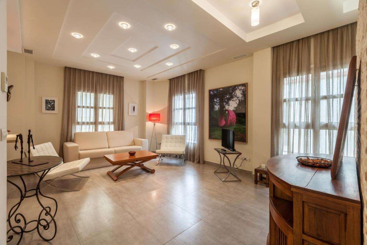 Apartamento Con Encanto En El Barrio De Santa Cruz Seville Luaran gambar