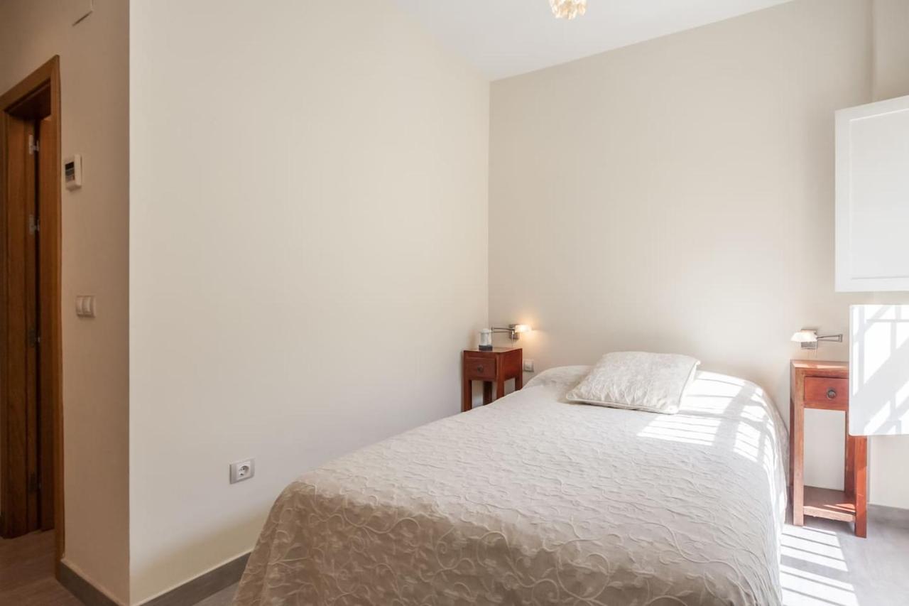 Apartamento Con Encanto En El Barrio De Santa Cruz Seville Luaran gambar