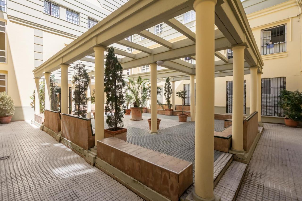 Apartamento Con Encanto En El Barrio De Santa Cruz Seville Luaran gambar