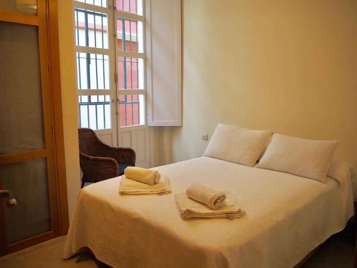 Apartamento Con Encanto En El Barrio De Santa Cruz Seville Luaran gambar