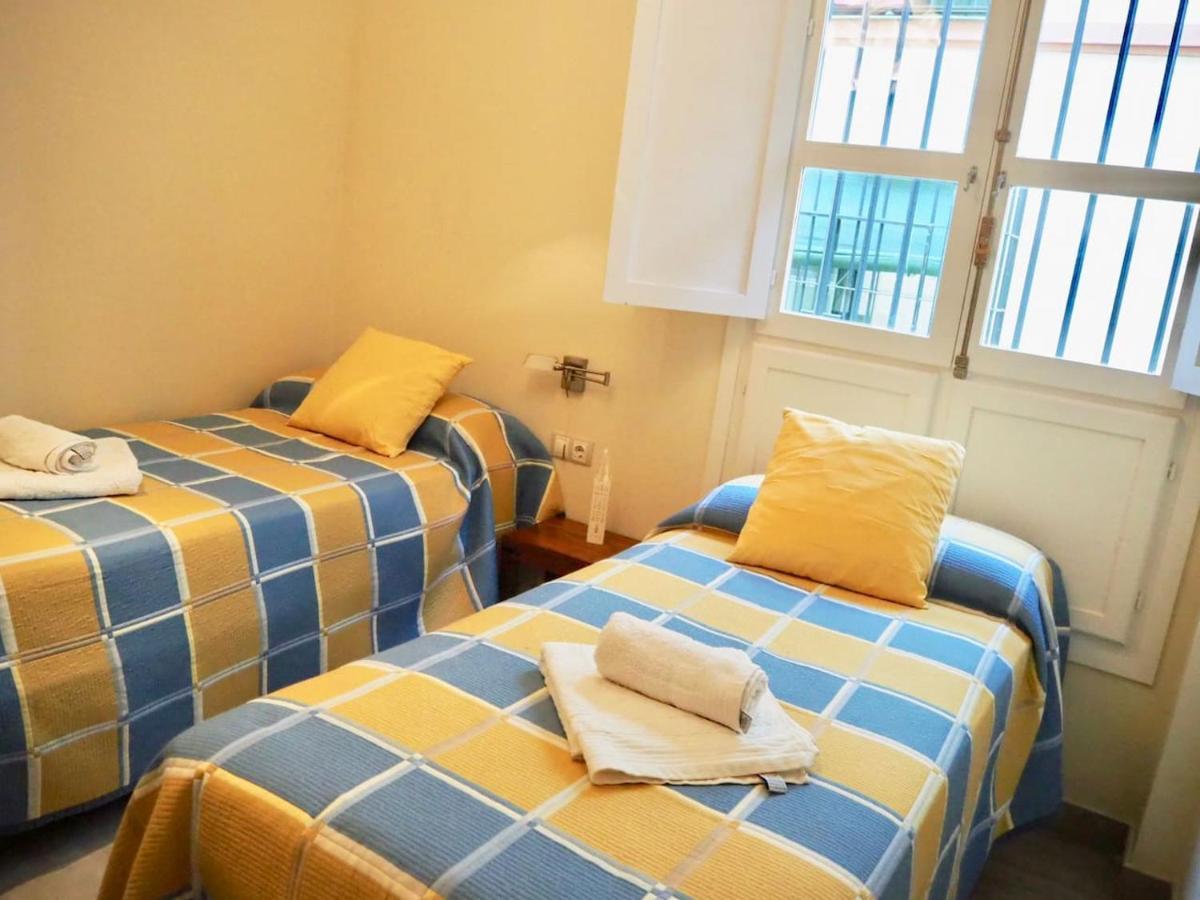 Apartamento Con Encanto En El Barrio De Santa Cruz Seville Luaran gambar